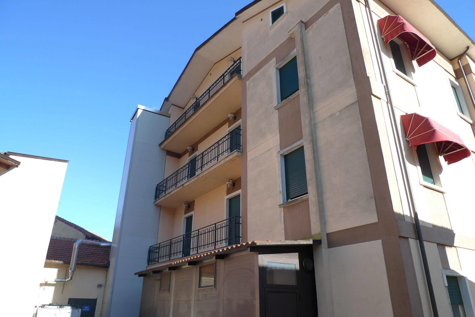 Hotel de Meis Capistrello Exterior foto